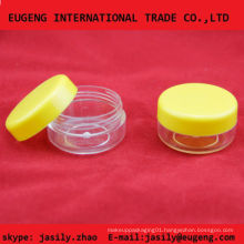 Plastic jar with sifter for loose powder